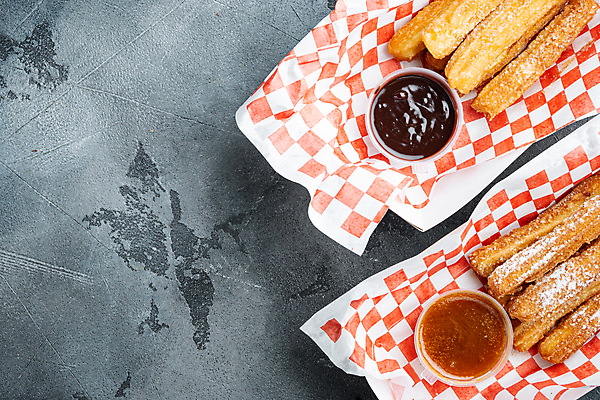 포토 JPG 해외이미지 회색배경 디저트 실내 사람없음 하이앵글 츄러스 카피스페이스 해외포토 음식 뷰포인트 백그라운드 내부 공백 회색 파일형식 이미지허브