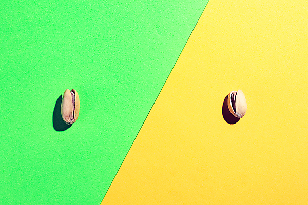 포토 JPG 해외이미지 스튜디오촬영 음식 재료 손가락 건조 실내 건강 요리 씨앗 사람없음 가로 초록색 농작물 컬러풀 견과류 흰색 그룹 닫기 자르기 굽기 배열 먹기 묘사 날카로움 소금 흙더미 고립 절임 채식주의자 피스타치오 많음 해외포토 식물 손 컬러 컨셉 농업 모션 내부 흙 구이 채식 파일형식 더미 이미지허브