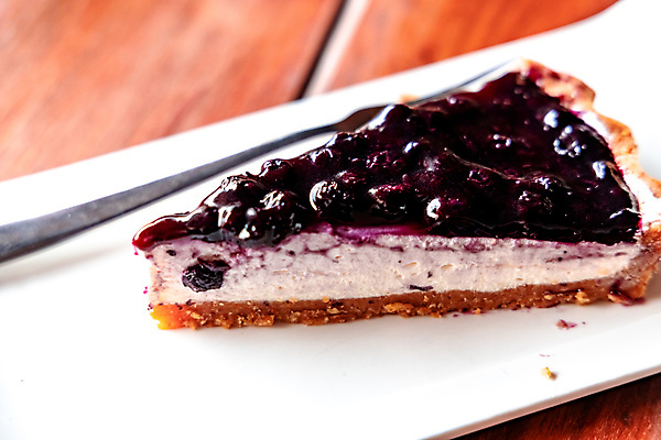 포토 JPG 해외이미지 접시 커피 음식 조각 백그라운드 디저트 기념 따뜻함 사람없음 목재 갈색 쌓기 케이크 초콜릿 검은색 식사 어둠 빵집 견과류 흰색 시골 신선 체리 달콤 맛 아침식사 설탕 굽기 크림 호두 용암 코코아 토막 개암나무 브라우니 페스츄리 핸드메이드 해외포토 나무 식기 음료 빵 컬러 컨셉 과일 재료 모션 상점 구이 파일형식 이미지허브