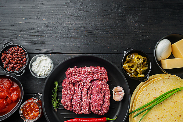 포토 JPG 해외이미지 식재료 검은배경 치즈 콩 실내 샌드위치 사람없음 프라이팬 준비 멕시코음식 다진고기 살사소스 토르티야 할라피뇨 다짐육 카피스페이스 케사디야 해외포토 음식 백그라운드 고추 주방용품 유제품 곡류 서양음식 육류 내부 검은색 공백 소스_음식 파일형식 이미지허브