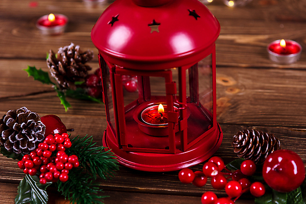 포토 JPG 해외이미지 나무 계절 백그라운드 크리스마스 겨울 창문 휴가 주택 기념 사람없음 야외 목재 장식 빨간색 빛 추위 수확 흰색 나뭇가지 등불 램프 축하 신용카드 눈송이 야간 저녁 12월 연도 복고 서리 해외포토 자연요소 식물 기념일 컬러 컨셉 농업 재료 조명 눈_날씨 건물 금융 날짜 파일형식 이미지허브