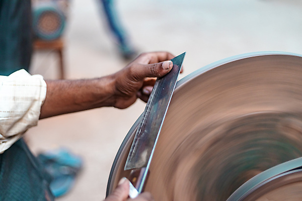 포토 JPG 해외이미지 직업 전통 손 산업 결혼 백그라운드 컨셉 비즈니스 탁자 불꽃 사람 사람없음 목재 금속 기계 장비 바위 공구 업무 원형 칼날 작업실 칼 닫기 자르기 철 서식 볼트 그라인더 갈기 무거움 철강 해외포토 도형 나무 가구 재료 모션 재질 불 이벤트 신체부위 돌_바위 도구 작업 무게 커피용품 파일형식 이미지허브