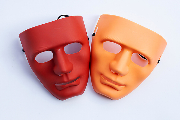 포토 JPG 해외이미지 실내 가면 사람없음 빨간색 노란색 두개 오브젝트 흰배경 해외포토 컬러 백그라운드 2 내부 흰색 파일형식 이미지허브