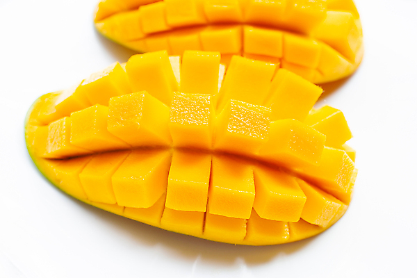 포토 JPG 해외이미지 단면 실내 근접촬영 사람없음 열대과일 흰배경 슬라이스 망고 애플망고 해외포토 뷰포인트 백그라운드 과일 내부 흰색 파일형식 이미지허브