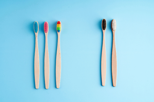 포토 JPG 해외이미지 사람없음 칫솔 에코 친환경 파란배경 일렬 에코라이프 위생관리 친환경제품 카피스페이스 대나무칫솔 다회용품 해외포토 라이프스타일 백그라운드 관리 파란색 위생용품 환경 공백 재활용품 파일형식 이미지허브