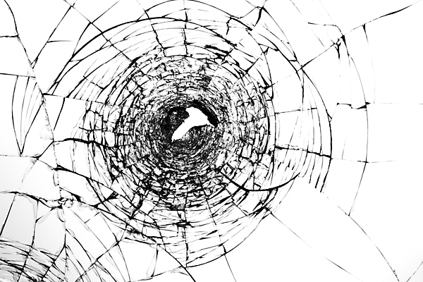 포토 JPG 해외이미지 백그라운드 패턴 공 창문 자동차 유리 추상 사람없음 장식 검은색 손상 총 흰색 붓 구멍 투명 균열 위험 질감 슛 충격 고립 골절 깨짐 판유리 현실 효과 해외포토 무기 육상교통 컬러 컨셉 무늬 의학 모션 재질 파일형식 이미지허브