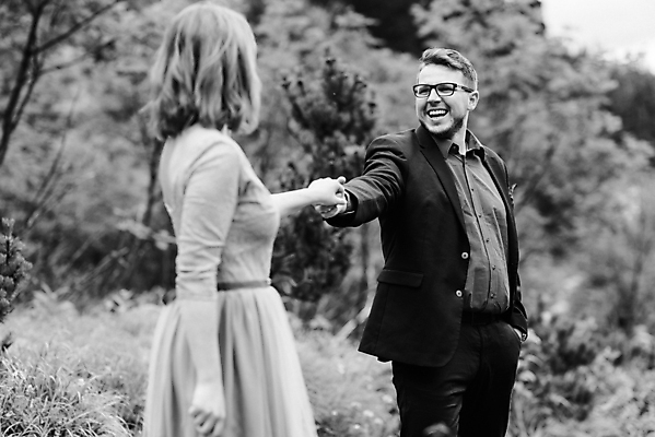 포토 JPG 해외이미지 커플 공원 남자 행복 안경 호수 2 하늘 산 사랑 성인 두명 초록색 물 파란색 강 산책 숲 깊이 터키석 화강암 해외포토 자연요소 잡화 공공시설 감정 컬러 관계 휴식 사람 암석 보석 파일형식 이미지허브