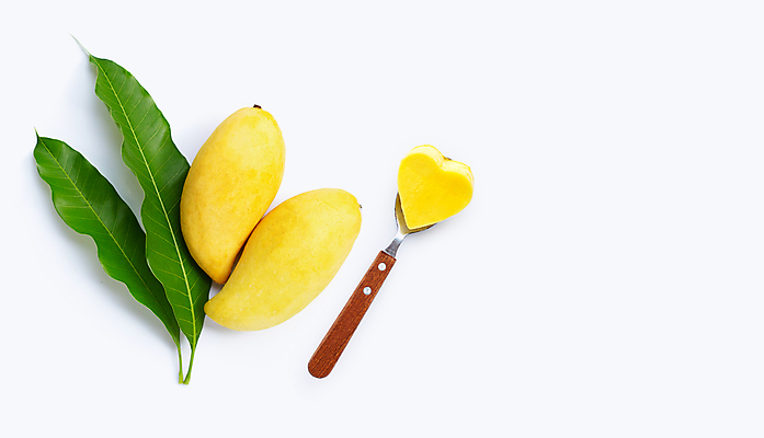 포토 JPG 해외이미지 잎 실내 사람없음 숟가락 하트 열대과일 흰배경 망고 해외포토 모양 식물 백그라운드 과일 수저 내부 흰색 파일형식 이미지허브