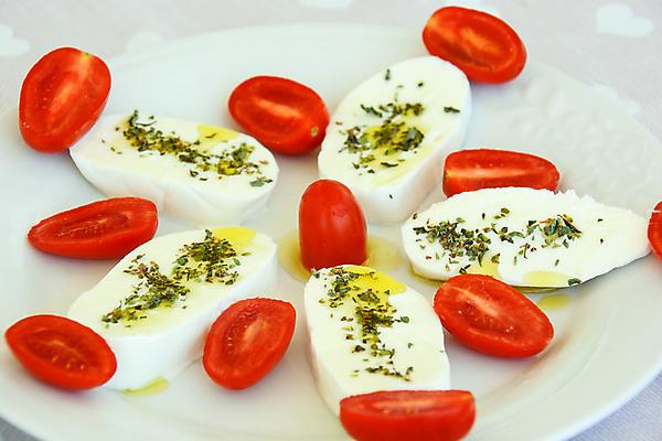 포토 JPG 해외이미지 빵 토마토 방울토마토 치즈 사람없음 건강식 모짜렐라치즈 해외포토 음식 채소 유제품 파일형식 이미지허브