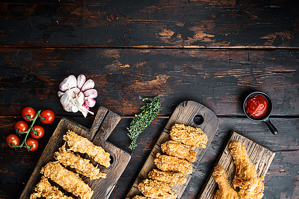 포토 JPG 해외이미지 조각 방울토마토 패스트푸드 요리 사람없음 치킨 튀김 소스 나무도마 치킨너겟 카피스페이스 텐더 해외포토 음식 토마토 도마 목재 공백 양념 인스턴트 닭고기요리 파일형식 이미지허브