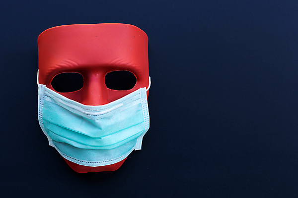 포토 JPG 해외이미지 검은배경 실내 가면 마스크 사람없음 빨간색 오브젝트 카피스페이스 코로나바이러스 델타변이바이러스 오미크론 해외포토 컬러 백그라운드 내부 검은색 공백 바이러스 파일형식 이미지허브