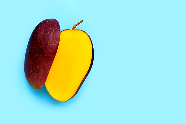 포토 JPG 해외이미지 단면 실내 사람없음 열대과일 파란배경 슬라이스 망고 카피스페이스 애플망고 해외포토 백그라운드 과일 내부 파란색 공백 파일형식 이미지허브