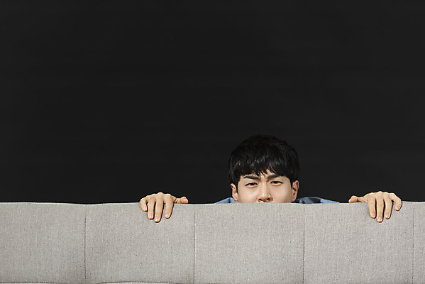 포토 JPG 스튜디오촬영 남자 대학생 검은배경 실내 한명 앉기 상반신 20대 성인 취미 앞모습 청춘 소파 한국인 찡그림 무서움 영화 공포 공포영화 숨기 심각 영화감상 성인남자한명만 혼족 집콕 홈시네마 국내포토 1 학생 감정 뷰포인트 백그라운드 컨셉 의자 모션 문화예술 표정 사람 동양인 청년 내부 검은색 감상 신조어 싱글라이프 남자한명만 성인남자만 파일형식 앳홈라이프