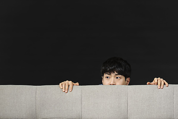 포토 JPG 스튜디오촬영 응시 남자 대학생 검은배경 실내 한명 앉기 상반신 20대 성인 취미 앞모습 청춘 소파 한국인 무서움 영화 공포 공포영화 숨기 영화감상 성인남자한명만 혼족 집콕 홈시네마 국내포토 1 학생 시선 감정 뷰포인트 백그라운드 컨셉 의자 모션 문화예술 사람 동양인 청년 내부 검은색 감상 신조어 싱글라이프 남자한명만 성인남자만 파일형식 앳홈라이프