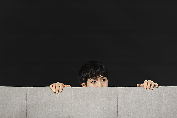 포토 JPG 스튜디오촬영 응시 남자 대학생 검은배경 실내 한명 앉기 상반신 20대 성인 취미 앞모습 청춘 소파 한국인 무서움 영화 공포 공포영화 숨기 영화감상 성인남자한명만 혼족 집콕 홈시네마 국내포토 1 학생 시선 감정 뷰포인트 백그라운드 컨셉 의자 모션 문화예술 사람 동양인 청년 내부 검은색 감상 신조어 싱글라이프 남자한명만 성인남자만 파일형식 앳홈라이프