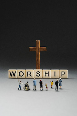 포토 JPG 스튜디오촬영 영어 기독교 종교 십자가 실내 사람없음 갈색 검은색 미니어처 기도 장애인 복지 오브젝트 휠체어 예배 찬양 숭배 국내포토 문자 컬러 내부 모형 사회이슈 장애 파일형식