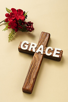 포토 JPG 스튜디오촬영 영어 열매 꽃 기독교 종교 십자가 실내 사람없음 장식 하이앵글 갈색 기도 오브젝트 예배 찬양 숭배 은혜 갈색배경 국내포토 식물 문자 뷰포인트 컬러 백그라운드 내부 파일형식