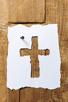 포토 JPG 스튜디오촬영 기독교 종교 종이 십자가 실내 사람없음 하이앵글 갈색 흰색 기도 못 오브젝트 예배 찬양 숭배 플랫레이 갈색배경 나무배경 국내포토 뷰포인트 컬러 백그라운드 내부 공구 플랫 파일형식