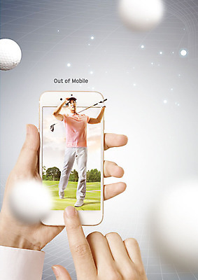 전신 PSD 편집이미지 응시 남자 스포츠 골프 골프장 모바일 한명 사람 20대 성인 앞모습 신체부위 스마트폰 터치 한국인 양손 잡기 스마트 역동적 이미지편집 1 손 시선 뷰포인트 컨셉 스포츠시설 모션 동양인 청년 핸드폰 스마트기기 구기 파일형식