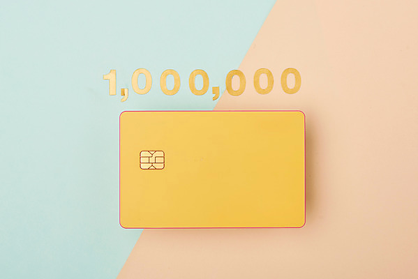 포토 뷰포인트 컬러 컨셉 비즈니스 실내 내부 금융 경제 플랫 파일형식 법정기념일 컬러풀 신용카드 가격 JPG 스튜디오촬영 사람없음 오브젝트 플랫레이 하이앵글 낭비 적금 저축 재테크 투자 금융의날 국내포토