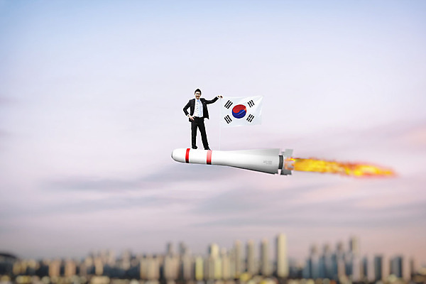 전신 PSD 편집이미지 남자 산업 백그라운드 하늘 불 한명 서기 들기 정장 20대 성인 3D소스 3D 한국인 로켓 비행 도시 비즈니스맨 태극기 디지털합성 속도 사물인터넷 성인남자한명만 편집소스 4차산업 5G ICT 이미지편집 편집3D 자연요소 1 옷 비즈니스 모션 정보통신 정보기술 IT 사람 동양인 청년 직장인 국기 남자한명만 성인남자만 파일형식