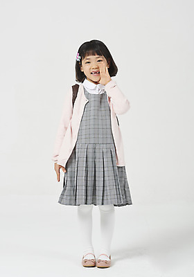 포토 JPG 스튜디오촬영 전신 응시 여자 딸 행복 어린이 모션 책가방 실내 한명 서기 미소 누끼 사람 손짓 소녀 앞모습 유치원생 한국인 귓속말 신학기 입학 호기심 흰배경 체크원피스 소녀한명만 국내포토 1 시선 원피스 교육 감정 뷰포인트 백그라운드 컨셉 가방 가족 표정 동양인 내부 흰색 여자한명만 소녀만 파일형식