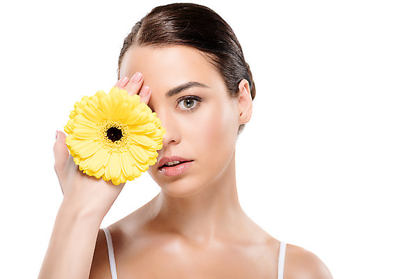 포토 JPG 스튜디오촬영 서양인 외국인 우먼라이프 응시 여자 꽃 얼굴 실내 한명 들기 누끼 사람 근접촬영 상반신 20대 성인 앞모습 뷰티 노란색 깨끗함 흰배경 성인여자한명만 국내포토 식물 1 라이프스타일 시선 뷰포인트 컬러 백그라운드 컨셉 모션 인종 청년 내부 신체부위 흰색 여자한명만 성인여자만 파일형식