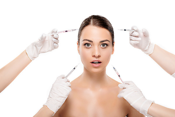 포토 JPG 스튜디오촬영 서양인 외국인 우먼라이프 손 응시 여자 얼굴 실내 주사기 한명 누끼 사람 근접촬영 상반신 20대 성인 앞모습 신체부위 뷰티 깨끗함 놀람 성형수술 흰배경 시술 성인여자한명만 국내포토 1 라이프스타일 시선 감정 뷰포인트 백그라운드 컨셉 의료기기 표정 인종 청년 내부 흰색 수술 여자한명만 성인여자만 파일형식