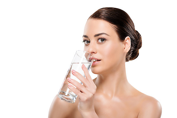 포토 JPG 스튜디오촬영 서양인 외국인 우먼라이프 응시 여자 얼굴 실내 한명 미소 들기 누끼 사람 근접촬영 상반신 20대 성인 앞모습 물 뷰티 깨끗함 물컵 흰배경 물마시기 성인여자한명만 국내포토 자연요소 1 라이프스타일 시선 뷰포인트 백그라운드 컨셉 모션 표정 인종 청년 내부 신체부위 컵 마시기 흰색 여자한명만 성인여자만 파일형식