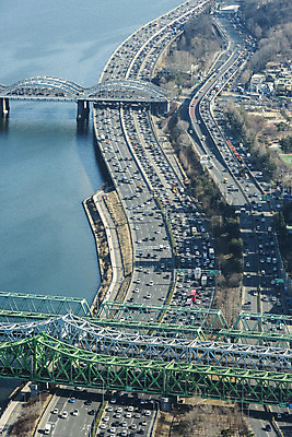 포토 JPG 주간 도로 자동차 서울 한국 풍경 사람없음 야외 파란색 하이앵글 도시풍경 맑음 봄 한강 여의도 올림픽대로 한강대교 한강철교 전경 국내포토 자연요소 계절 아시아 길 육상교통 뷰포인트 컬러 교통시설 날씨 다리_건축물 도시 랜드마크 파일형식 탑뷰
