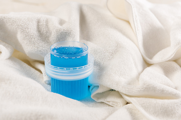 포토 JPG 스튜디오촬영 가사 실내 사람없음 수건 청결 흰색 빨래 청소 빨래세제 국내포토 컬러 내부 위생용품 위생 세제 파일형식