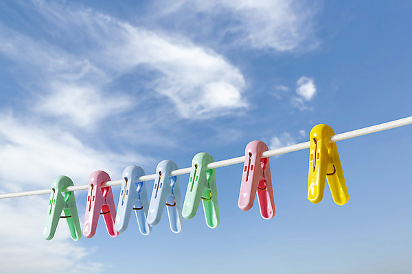 포토 JPG 주간 구름 가사 하늘 사람없음 야외 파란색 맑음 청결 빨래 빨랫줄 빨래집게 국내포토 자연요소 줄 컬러 날씨 집게 위생 파일형식