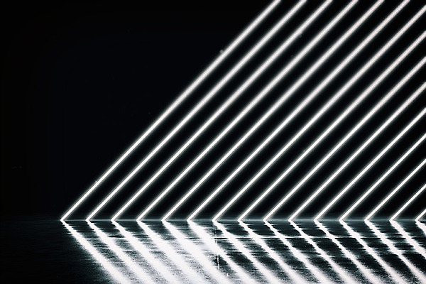 PSD 편집이미지 백그라운드 추상 미래 조명 사람없음 빛 반사 3D소스 3D 어둠 공간 흰색 사이버 디지털합성 네온 네온아트 편집소스 이미지편집 편집3D 컬러 컨셉 무늬 파일형식