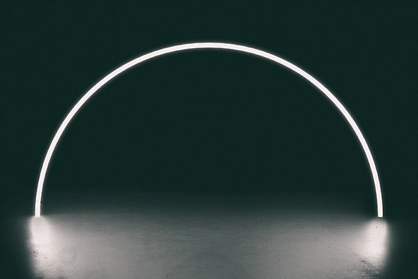 PSD 편집이미지 선 백그라운드 추상 미래 조명 사람없음 빛 반사 3D소스 3D 어둠 공간 흰색 원형 사이버 디지털합성 네온 네온아트 편집소스 이미지편집 편집3D 도형 컬러 컨셉 무늬 파일형식