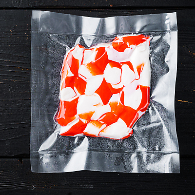 포토 JPG 해외이미지 식재료 검은배경 실내 사람없음 신선 맛살 비닐포장 진공 진공포장 해외포토 음식 백그라운드 포장 내부 검은색 파일형식 이미지허브