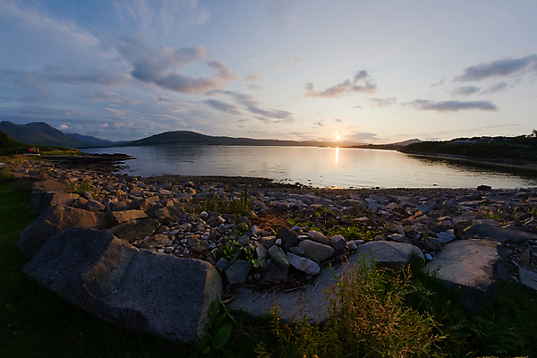 포토 JPG 해외이미지 바다 섬 하늘 영국 따뜻함 어류 사람없음 물 태양 반사 일출 황혼 일몰 시간 만 황금 저녁 각도 암초 멀리 동쪽 스코틀랜드 해외포토 자연요소 유럽 노을 수중동물 야간 방향 파일형식 이미지허브