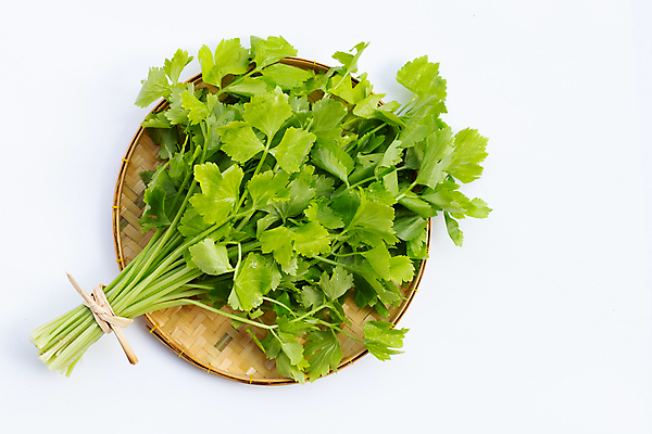 포토 JPG 해외이미지 백그라운드 사람없음 신선 다발 묶기 흰배경 유기농 슬라이스 대나무소쿠리 해외포토 웰빙 모션 흰색 파일형식 이미지허브