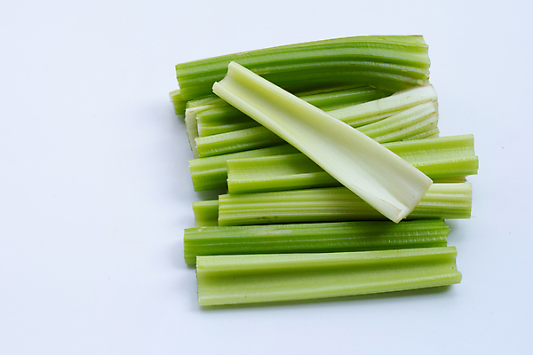 포토 JPG 해외이미지 줄기 백그라운드 사람없음 신선 흰배경 유기농 슬라이스 샐러리 해외포토 식물 웰빙 채소 흰색 파일형식 이미지허브