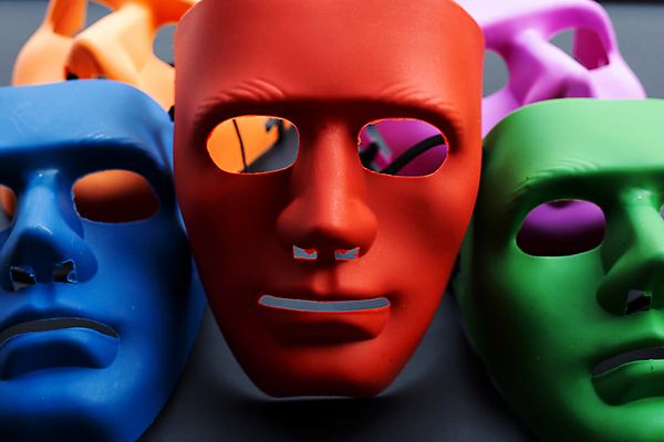 포토 JPG 해외이미지 검은배경 실내 가면 근접촬영 사람없음 여러개 오브젝트 해외포토 뷰포인트 다수 백그라운드 내부 검은색 파일형식 이미지허브