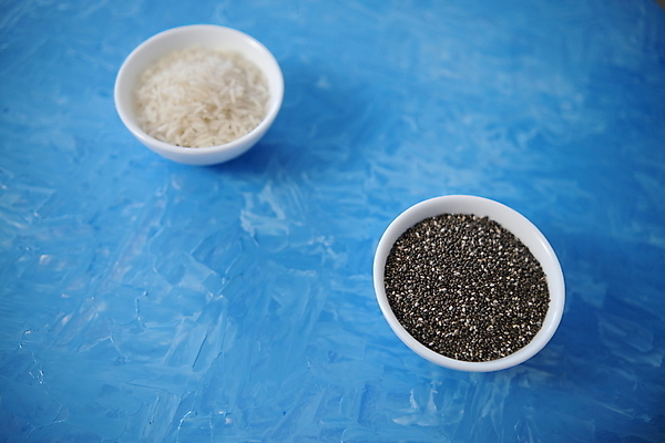 포토 JPG 해외이미지 음식 조각 백그라운드 농업 다이어트 재료 밥 건조 건강 씨앗 사람없음 목재 빨간색 파란색 농작물 갈색 검은색 식사 중국 흰색 시골 신선 낟알 시리얼 밀 먹기 메밀 가득함 유기농 질감 내추럴 단백질 생식 작살 채식주의자 퀴노아 귀리 해외포토 나무 식물 웰빙 산업 아시아 컬러 식재료 모션 곡류 채식 영양소 파일형식 이미지허브