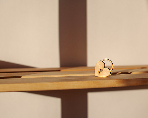 포토 JPG 해외이미지 모양 디자인 행복 감정 결혼 백그라운드 컨셉 결혼식 추상 휴가 선반 발렌타인데이 선물 사랑 미술 안전 사람없음 목재 장식 컬러풀 뷰티 갈색 노란색 우주 수확 하트 축하 인사 신용카드 캐비닛 심볼 오브젝트 복고 엽서 열쇠구멍 노란배경 옛날 해외포토 나무 컬러 가구 무늬 농업 재료 데이이벤트 문화예술 이벤트 금융 예절 편지 사물함 파일형식 이미지허브