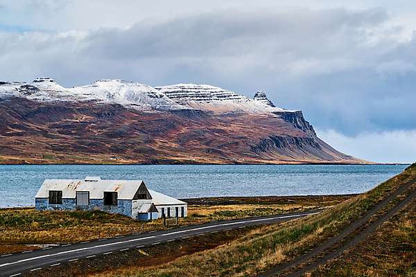 포토 JPG 해외이미지 도로 여행 자연 하늘 산 주택 아이슬란드 사람없음 야외 물 파란색 태양 농장 맑음 빙하 북쪽 내추럴 옛날 해외포토 자연요소 유럽 길 컬러 농업 교통시설 날씨 건물 방향 생태계 파일형식 이미지허브