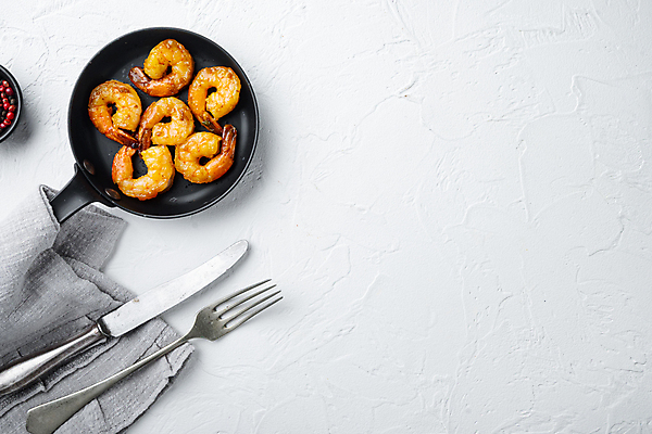 포토 JPG 해외이미지 포크 새우 사람없음 세트 식탁보 뜨거움 나이프 흰배경 새우구이 통후추 해외포토 식기 백그라운드 갑각류 흰색 칼 구이 후추 파일형식 이미지허브