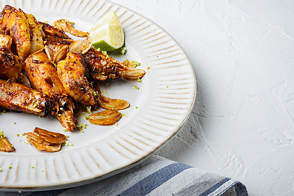 포토 JPG 해외이미지 접시 마늘 사람없음 식탁보 흰배경 라임 새우구이 카피스페이스 해외포토 식기 백그라운드 채소 과일 공백 흰색 구이 파일형식 이미지허브