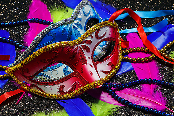 포토 JPG 해외이미지 계절 행복 얼굴 줄 분홍색 백그라운드 컨셉 목걸이 추상 휴가 거리 가면 마스크 이벤트 사람없음 장식 가로 빨간색 초록색 파란색 컬러풀 파티 사진촬영 축제 활발 축하 황금 은색 보석 구슬 깃털 가면무도회 남아프리카 테마 화요일 카피스페이스 해외포토 감정 컬러 무늬 장신구 아프리카 신체부위 촬영 공백 광석 요일 무도회 파일형식 이미지허브