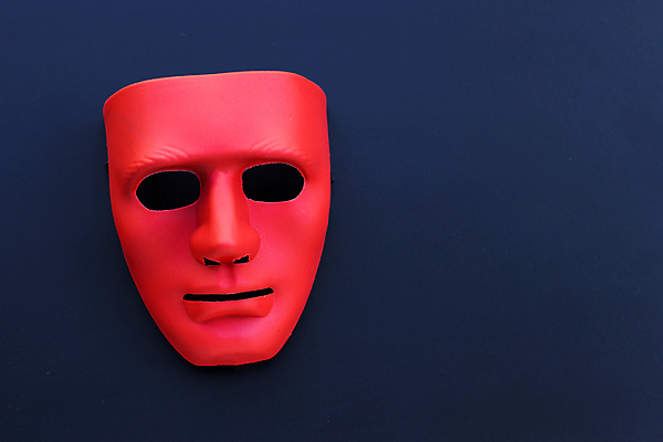 포토 JPG 해외이미지 실내 가면 사람없음 빨간색 한개 오브젝트 남색배경 해외포토 1 컬러 백그라운드 내부 남색 파일형식 이미지허브