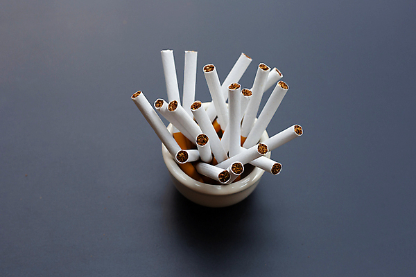 포토 JPG 해외이미지 회색배경 흡연 담배 실내 사람없음 담배꽁초 재떨이 꽂음 해외포토 백그라운드 내부 회색 파일형식 이미지허브