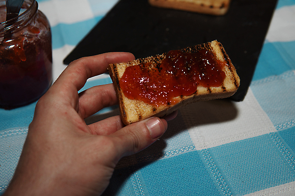 포토 JPG 해외이미지 접시 열매 음식 빵 백그라운드 재료 딸기 포도 샌드위치 건강 사람없음 갈색 견과류 흰색 신선 달콤 맛 아침식사 매끈함 잼 만취 크림 준비 블루베리 슬라이스 산딸기 땅콩 토스트 버터 내추럴 점심식사 단백질 영양분 카피스페이스 해외포토 식물 식기 컬러 컨셉 과일 식사 공백 감각 소스_음식 술취함 영양소 파일형식 이미지허브