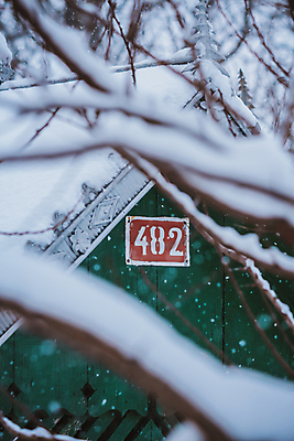포토 JPG 해외이미지 나무 식물 조각 크리스마스 겨울 자연 유리 앉기 풍경 사람없음 야외 목재 물 울타리 케이크 얼음 추위 나뭇가지 작음 심볼 사인 도로표지판 서리 소화전 해외포토 자연요소 계절 기념일 도로 재료 모션 재질 디저트 담장 표지판 안전장비 크기 생태계 파일형식 이미지허브