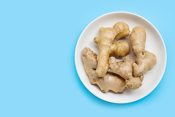 포토 JPG 해외이미지 접시 실내 사람없음 하이앵글 담기 파란배경 생강 해외포토 식기 뷰포인트 백그라운드 채소 모션 내부 파란색 파일형식 이미지허브